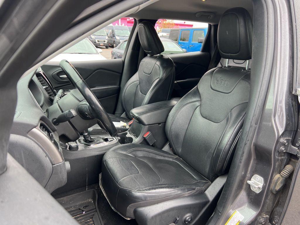 used 2020 Jeep Cherokee car, priced at $17,244