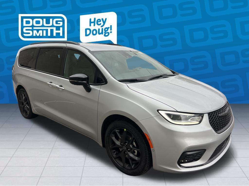new 2026 Chrysler Pacifica car, priced at $42,682