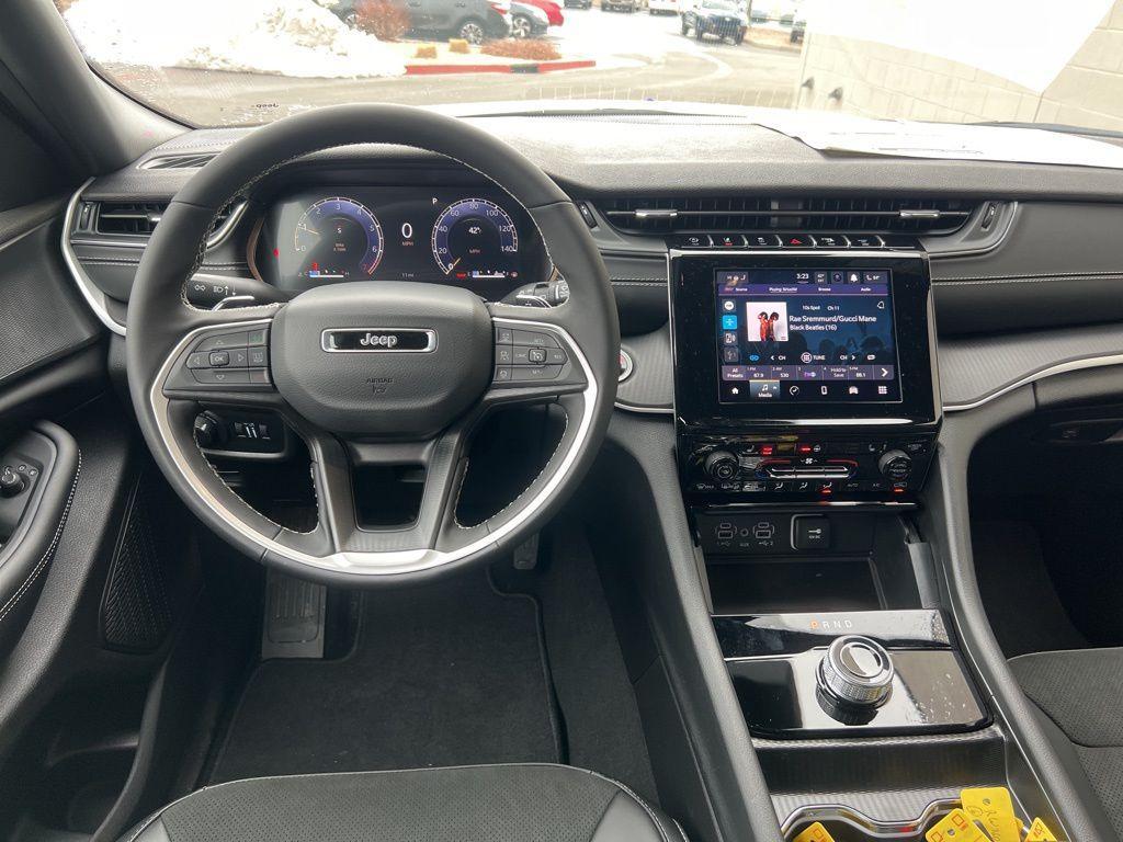 new 2025 Jeep Grand Cherokee L car, priced at $42,417