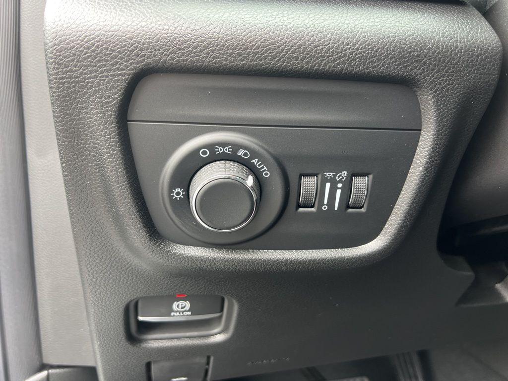 new 2025 Jeep Grand Cherokee L car, priced at $42,417