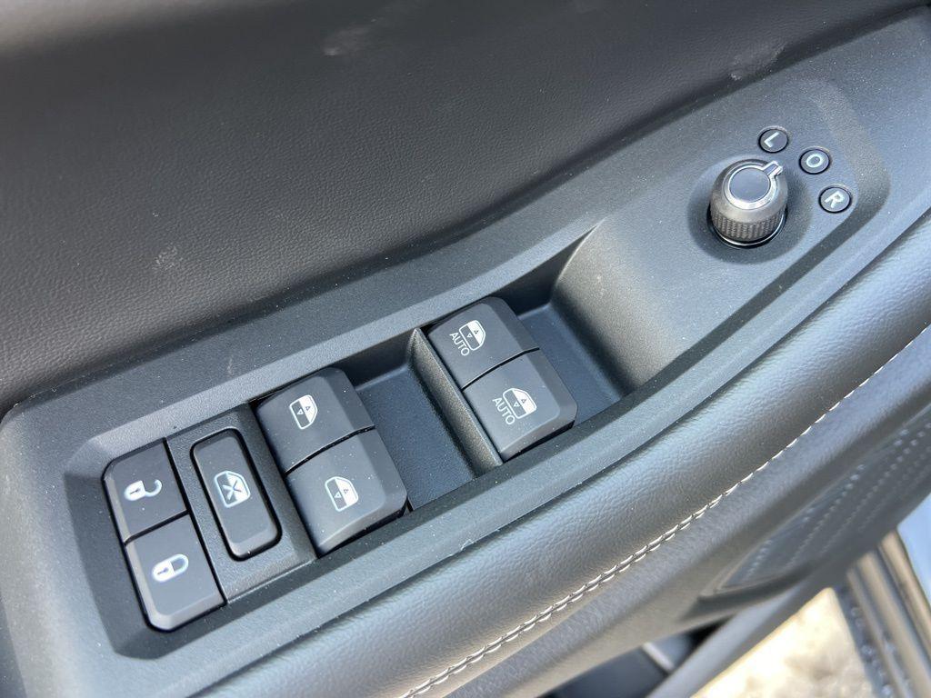 new 2025 Jeep Grand Cherokee L car, priced at $43,357
