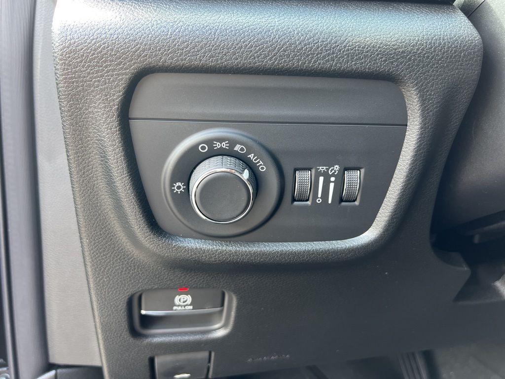 new 2025 Jeep Grand Cherokee L car, priced at $43,357