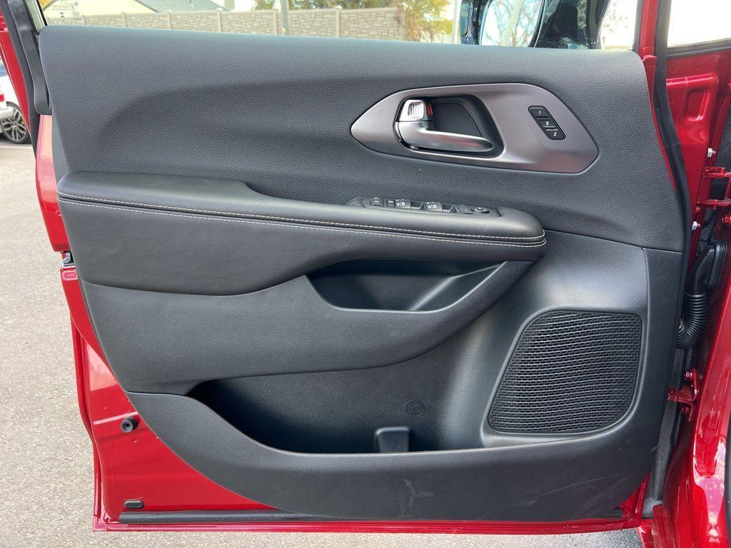 new 2026 Chrysler Pacifica car, priced at $42,849