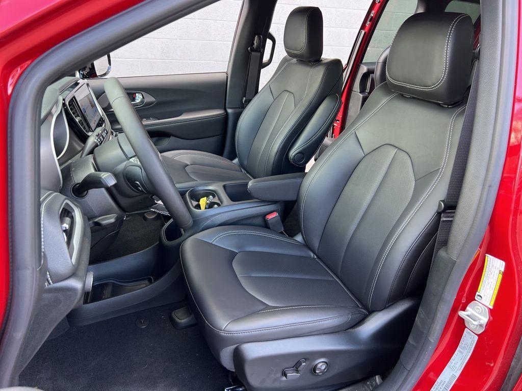 new 2026 Chrysler Pacifica car, priced at $42,849