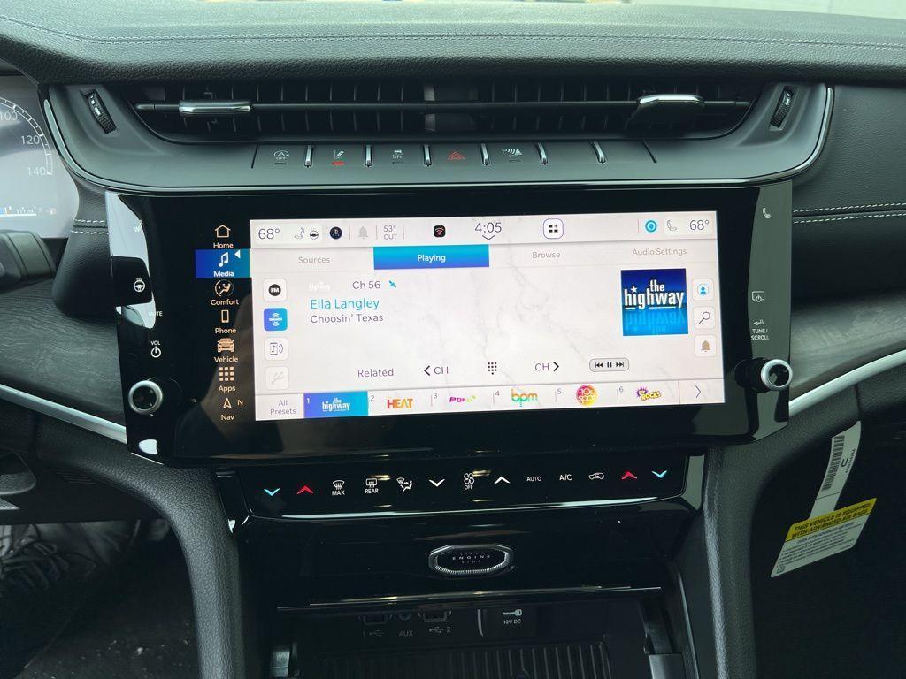 new 2026 Jeep Grand Cherokee car, priced at $44,422