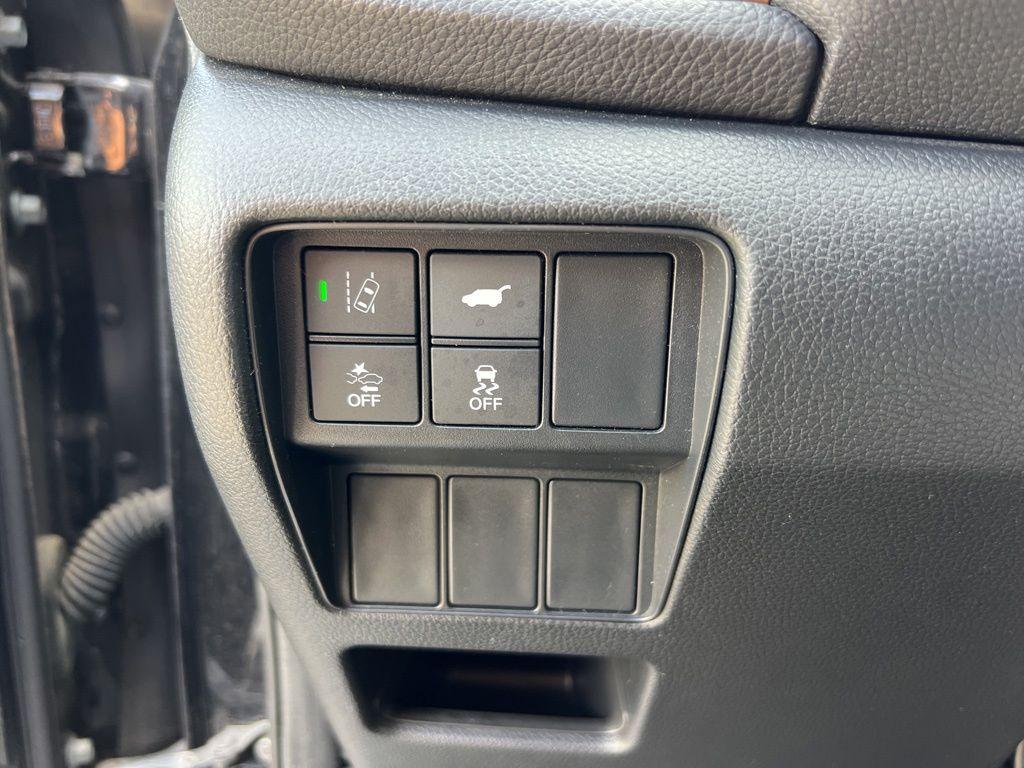 used 2017 Honda CR-V car, priced at $17,394
