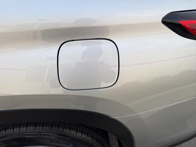 used 2023 Toyota Highlander car, priced at $34,900