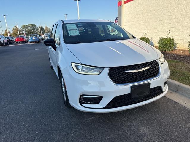 used 2024 Chrysler Pacifica car, priced at $28,500