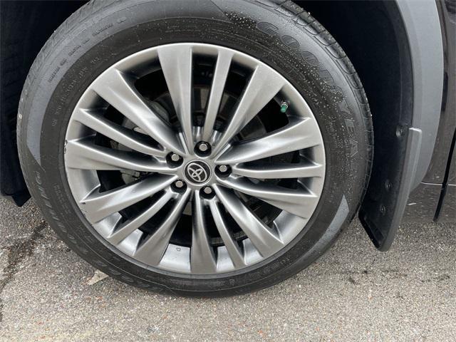 used 2022 Toyota Highlander car