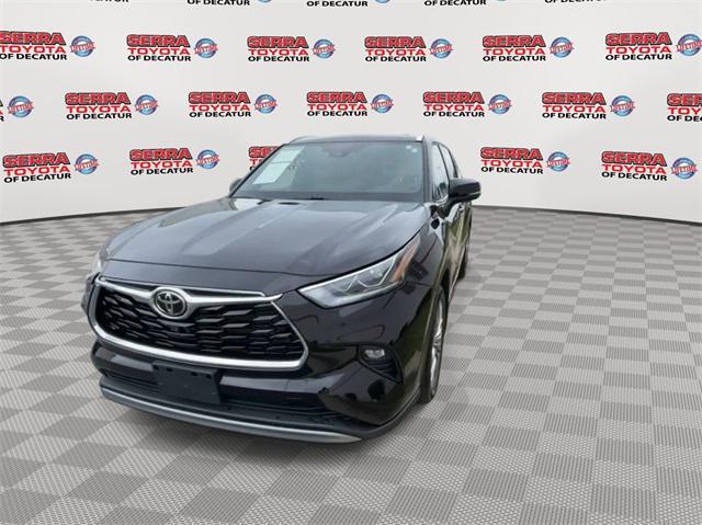 used 2022 Toyota Highlander car