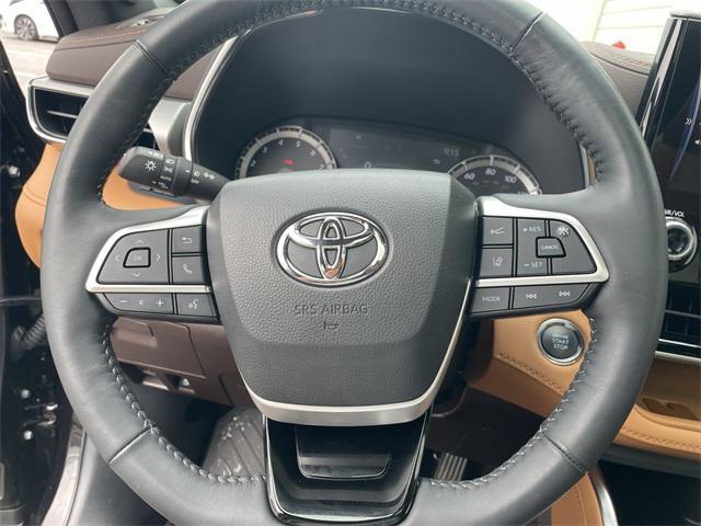 used 2022 Toyota Highlander car