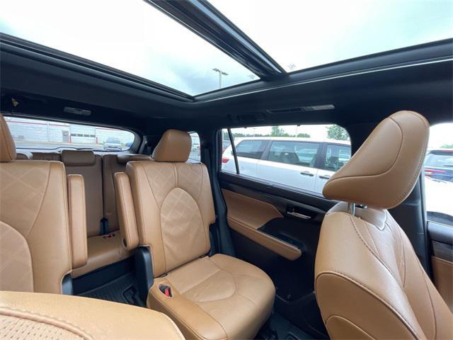 used 2022 Toyota Highlander car