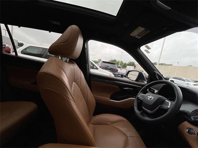 used 2022 Toyota Highlander car