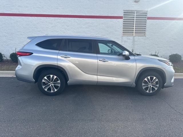 used 2023 Toyota Highlander car, priced at $33,000