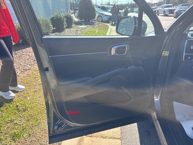 used 2022 Kia Sorento car, priced at $23,900