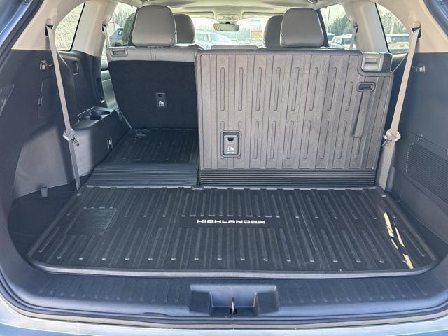 used 2023 Toyota Highlander car, priced at $38,500