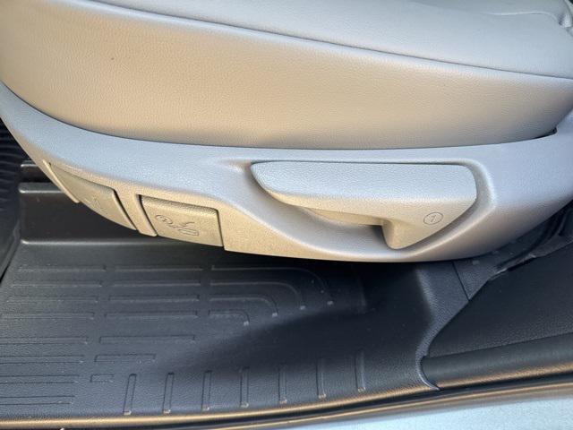 used 2023 Toyota Highlander car, priced at $38,500