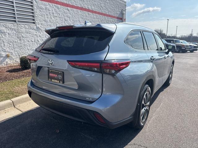 used 2023 Toyota Highlander car, priced at $38,500