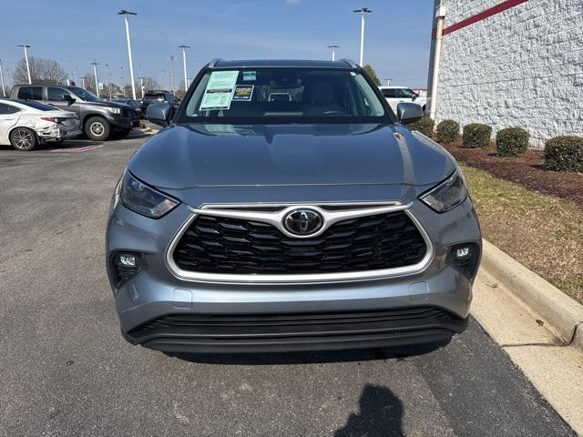 used 2023 Toyota Highlander car, priced at $38,500