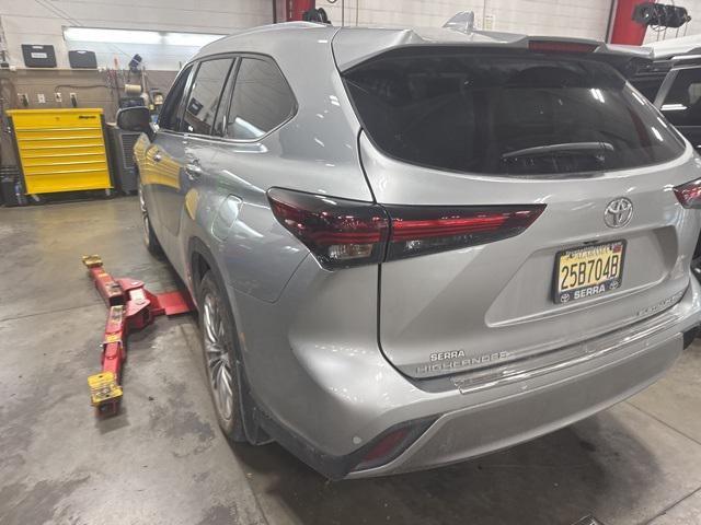 used 2024 Toyota Highlander car, priced at $51,500