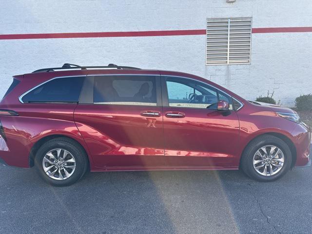 used 2023 Toyota Sienna car, priced at $38,900