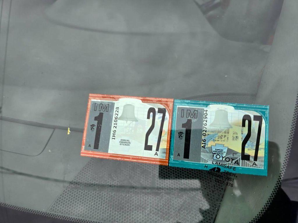 used 2006 Toyota Sienna car, priced at $9,990