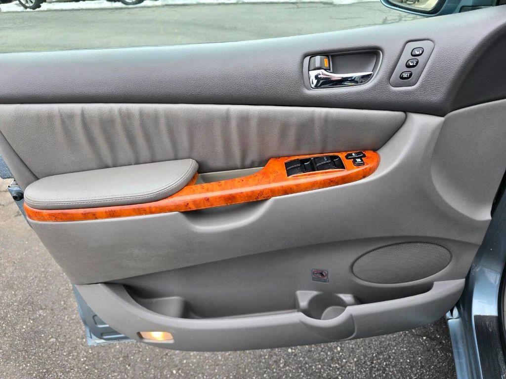 used 2006 Toyota Sienna car, priced at $9,990