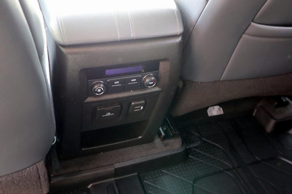 used 2021 Chevrolet Traverse car, priced at $21,977