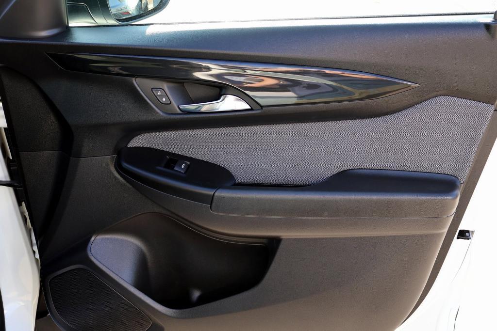 used 2024 Chevrolet TrailBlazer car, priced at $20,977