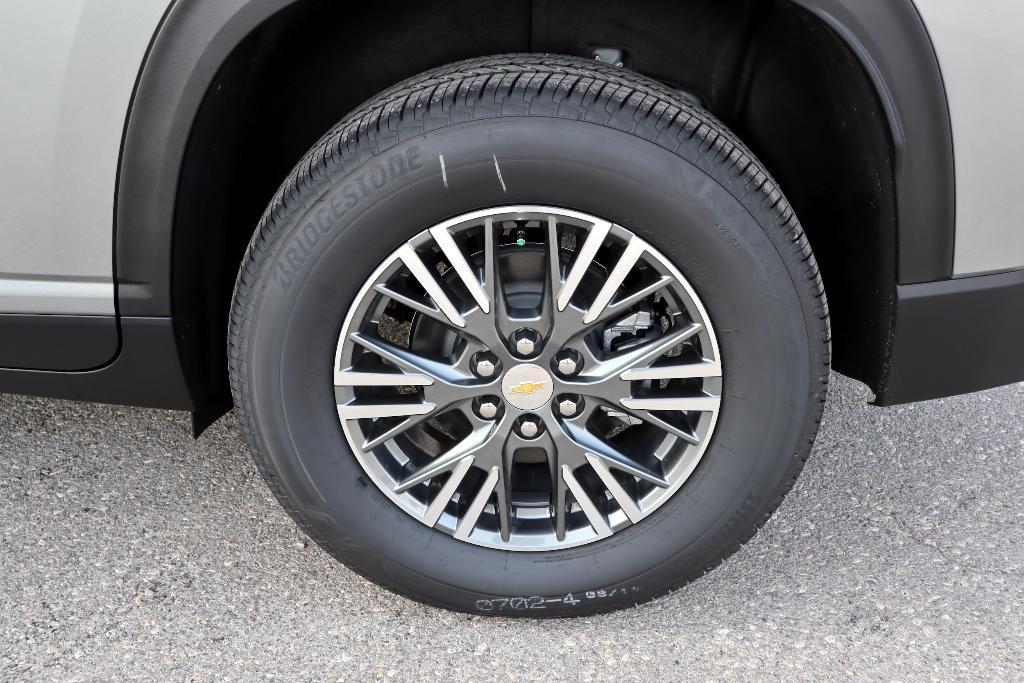 new 2026 Chevrolet Traverse car, priced at $42,215