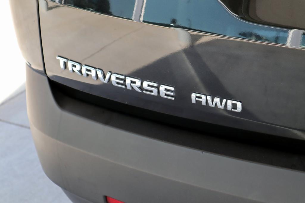 used 2023 Chevrolet Traverse car, priced at $28,877
