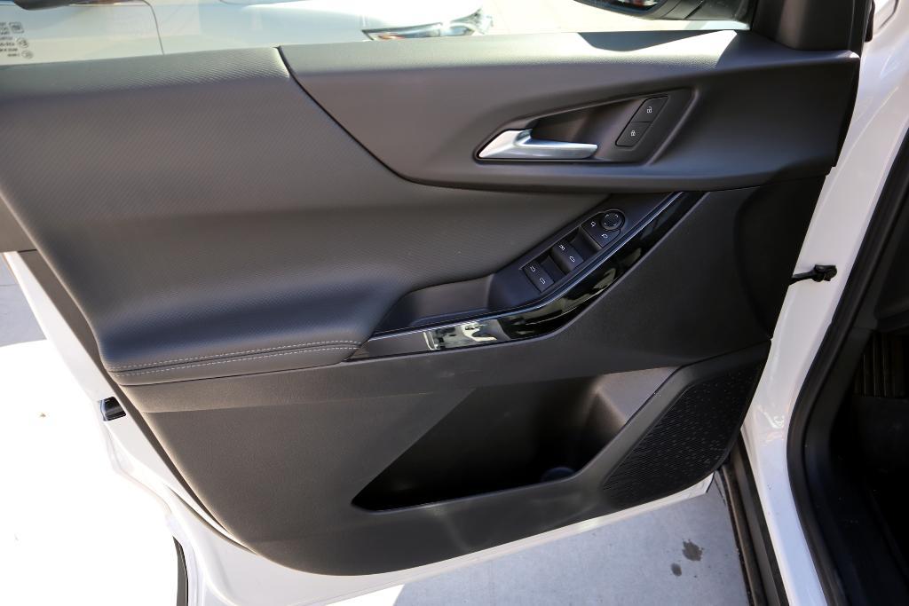 new 2026 Chevrolet Equinox car, priced at $29,915