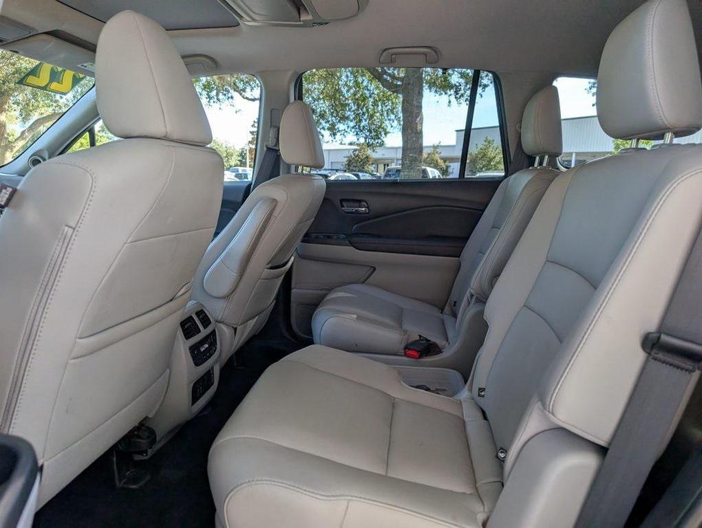 used 2022 Honda Pilot car, priced at $26,574