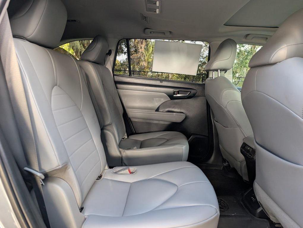 used 2020 Toyota Highlander car, priced at $25,995