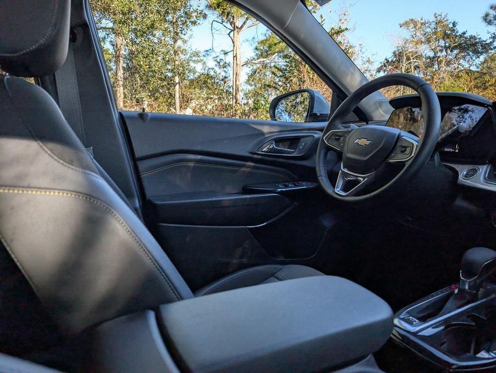 used 2025 Chevrolet Trax car, priced at $19,495