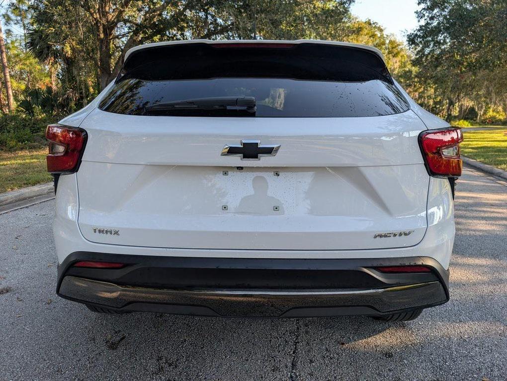 used 2024 Chevrolet Trax car, priced at $16,662
