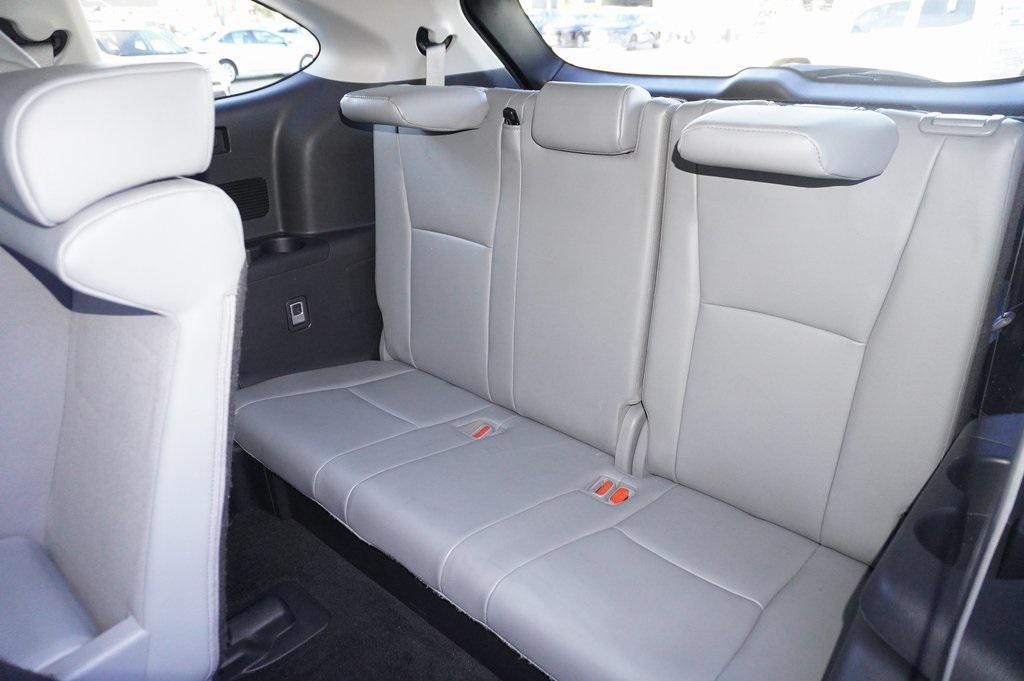 used 2022 Toyota Highlander Hybrid car, priced at $37,800