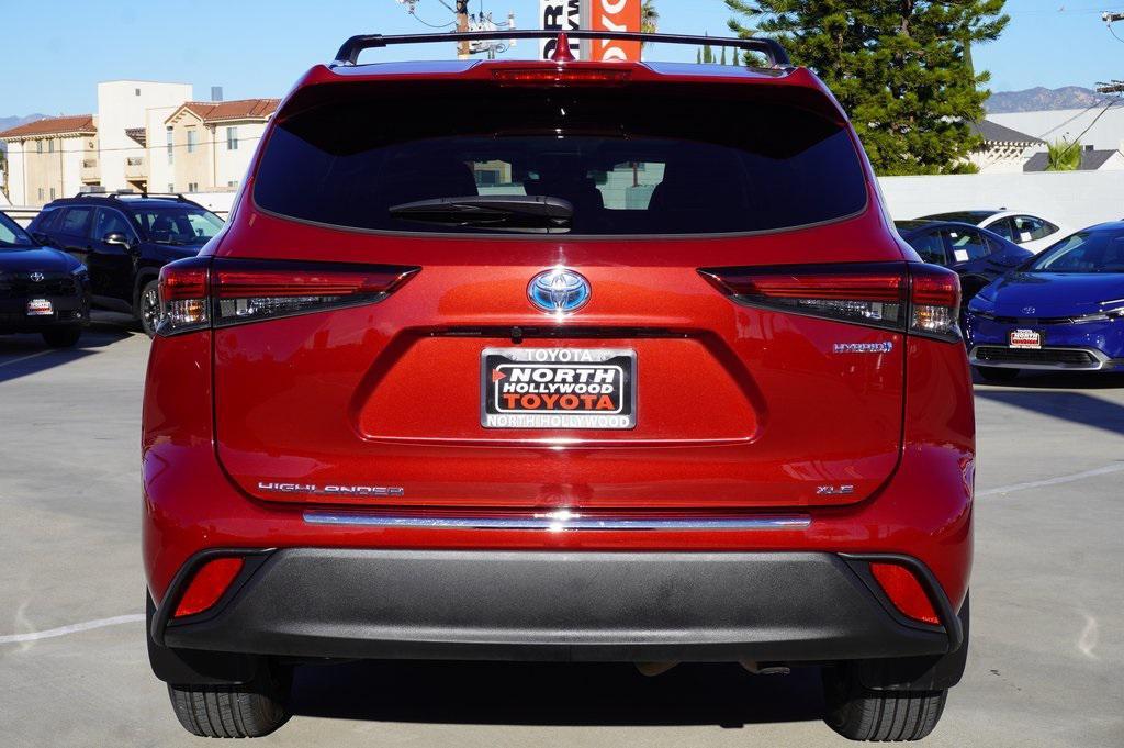 used 2022 Toyota Highlander Hybrid car, priced at $37,800