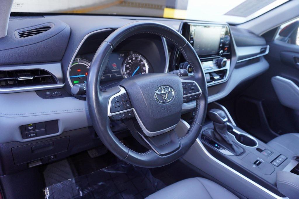 used 2022 Toyota Highlander Hybrid car, priced at $37,800