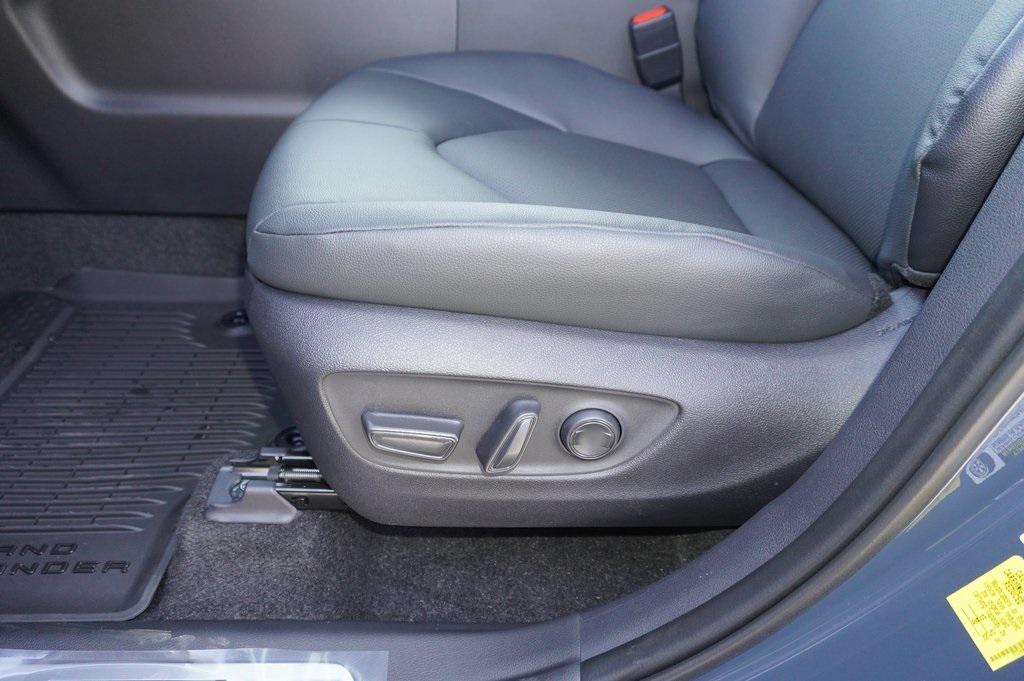 new 2026 Toyota Grand Highlander Hybrid car, priced at $50,726