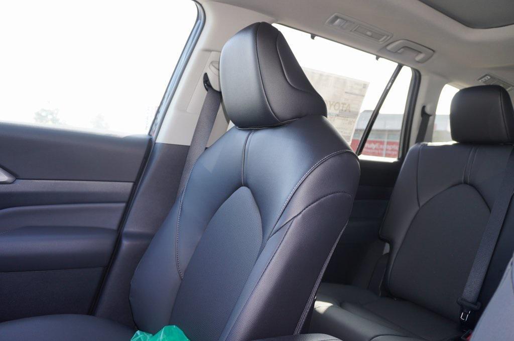 new 2026 Toyota Grand Highlander Hybrid car, priced at $50,726