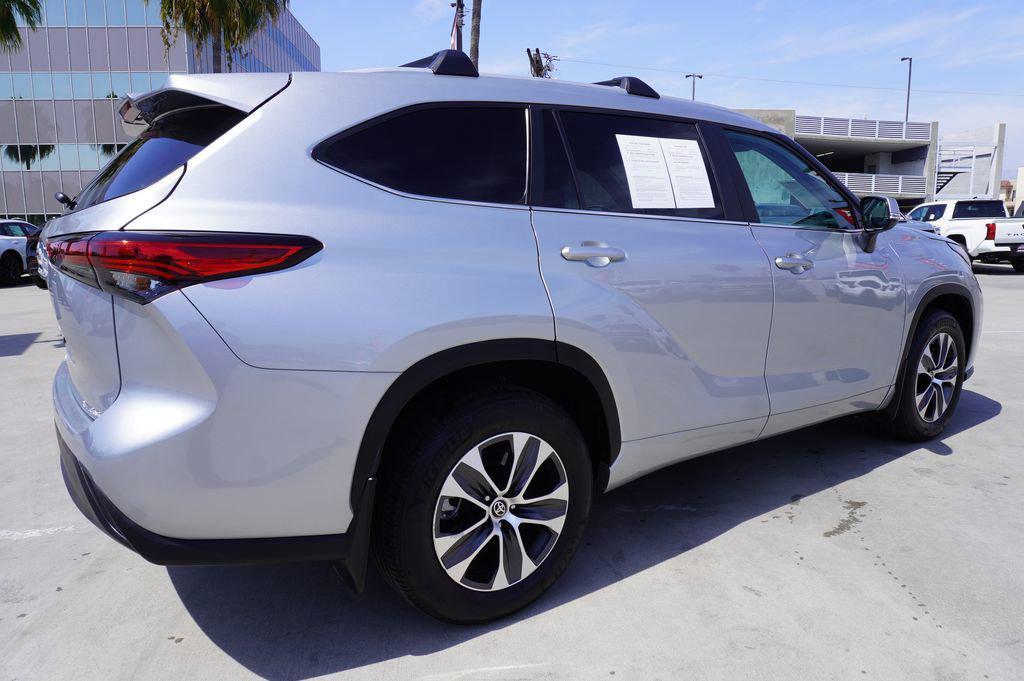 used 2023 Toyota Highlander car, priced at $39,800