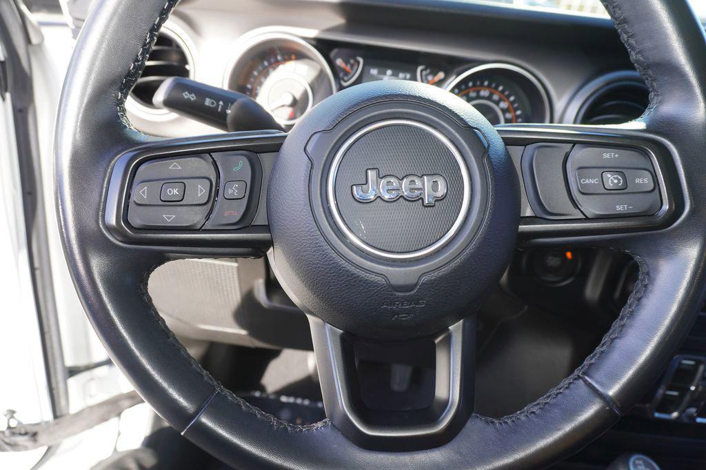 used 2022 Jeep Wrangler Unlimited car, priced at $27,400