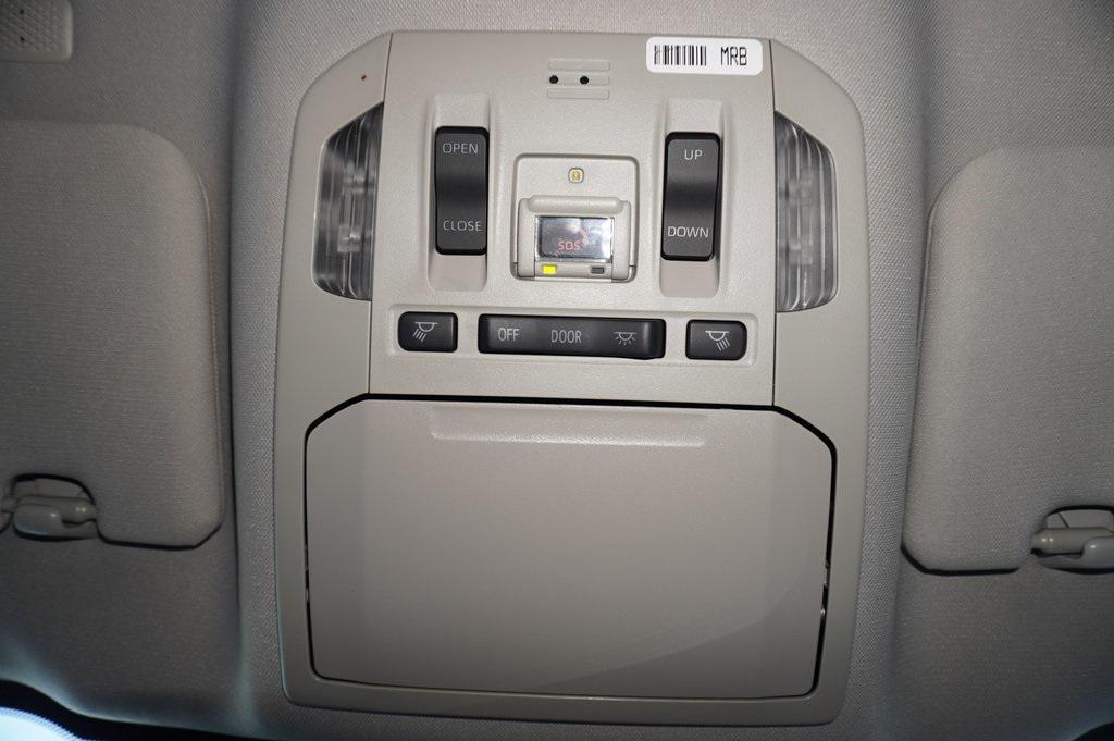 used 2022 Toyota Highlander car, priced at $36,750