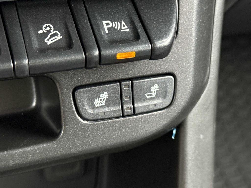 used 2022 Chevrolet Colorado car, priced at $29,997