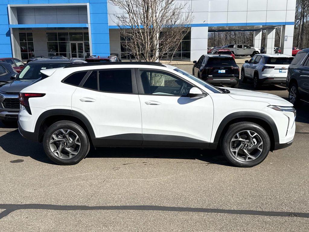 new 2026 Chevrolet Trax car, priced at $25,900