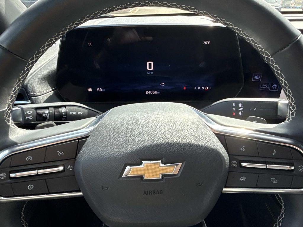 used 2025 Chevrolet Traverse car, priced at $36,597