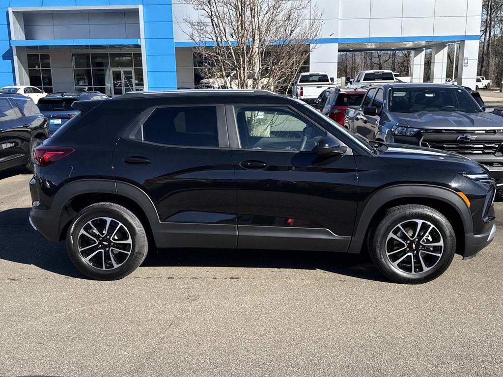 new 2026 Chevrolet TrailBlazer car, priced at $24,900