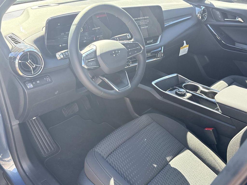 new 2026 Chevrolet Equinox car, priced at $28,900