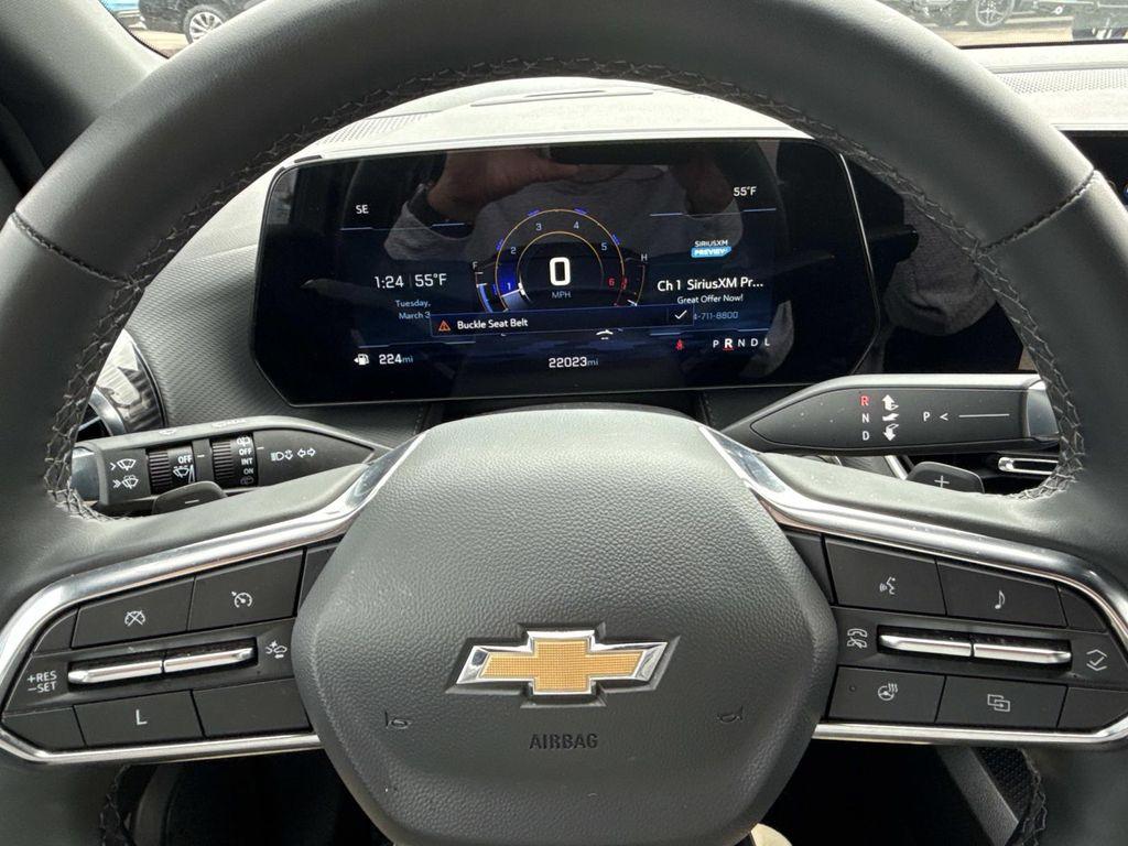 used 2025 Chevrolet Equinox car, priced at $25,597